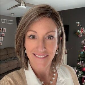 Meet your Posher, Jennifer